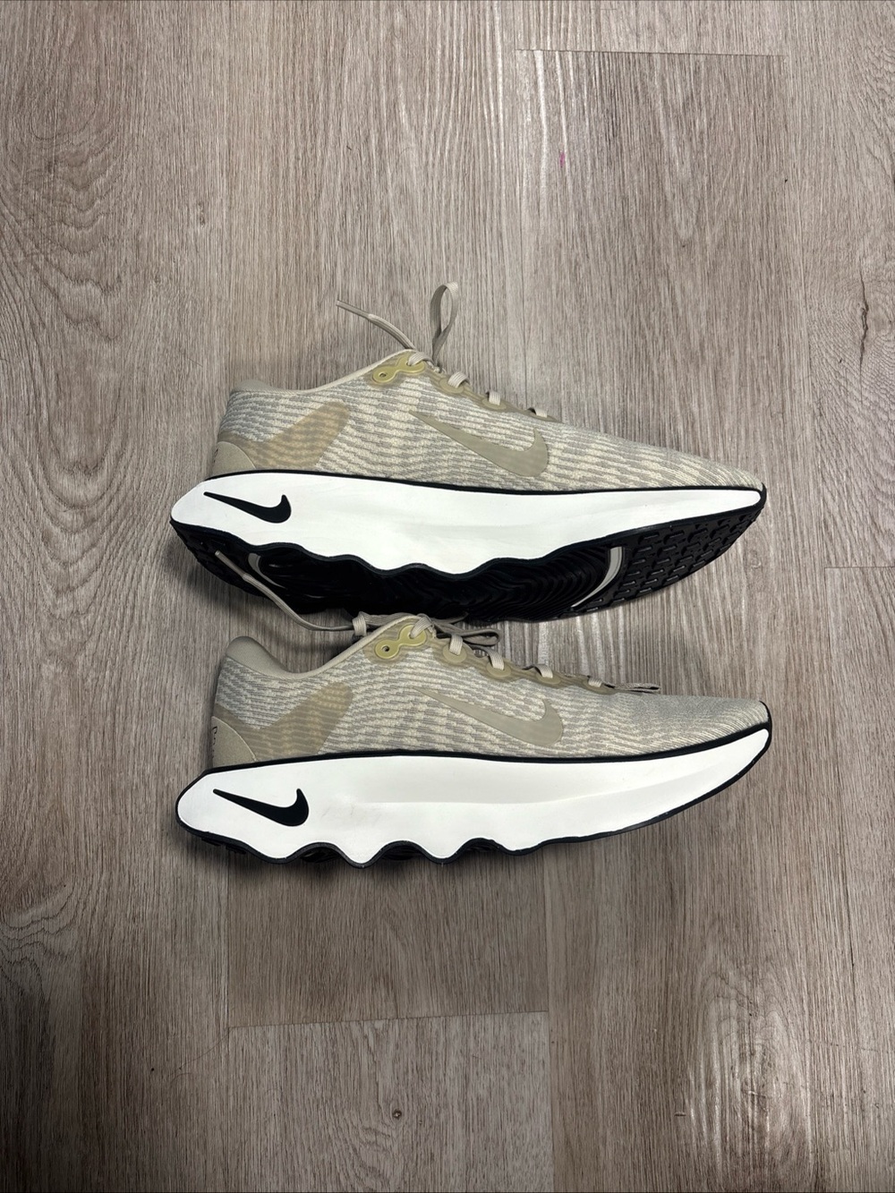 Nike Motiva Running Mens Desert Khaki Beige DV1237-200 Size 11